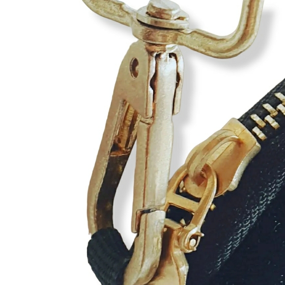 Cute crossbody bag. - Picture 3 of 5